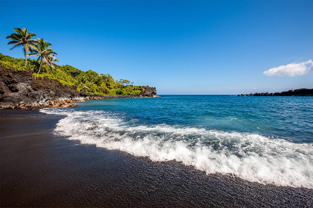 Honokalani Black Sand Beach, Wainapanapa, Maui, Hawaii