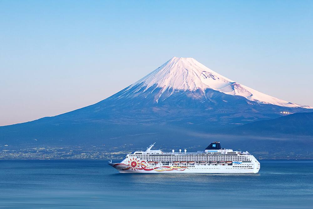 Norwegian Sun visiting Mount Fuji Norwegian Sun visiting Mount Fuji