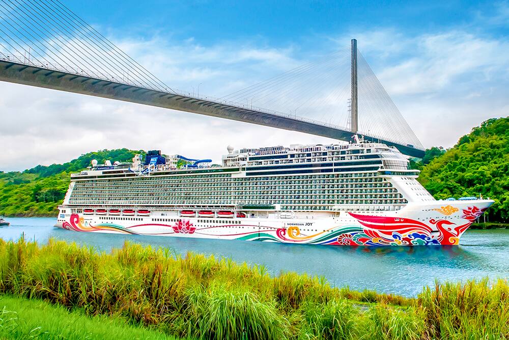2025 Panama Canal Cruises: Visit Mexico, Costa Rica & Belize