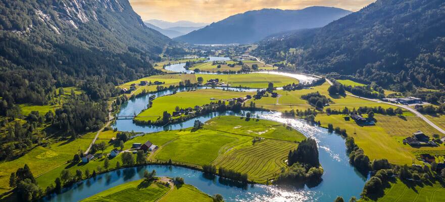 10-Day Northern Europe from Reykjavik to London: Iceland & Norway