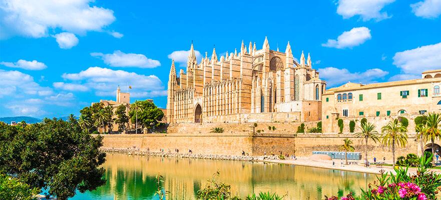 10-Day Mediterranean from Barcelona to Rome: Italy, France & Spain