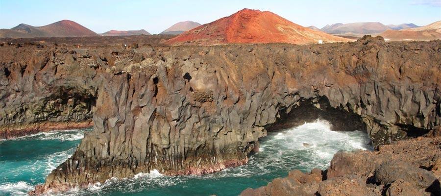 Los Hervideros on your Lanzarote cruise