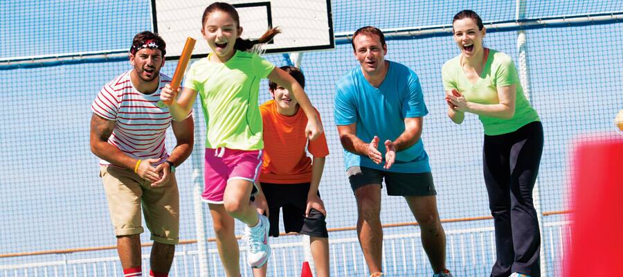 MI.sports-gallery-family-play