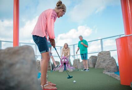 mini golf family